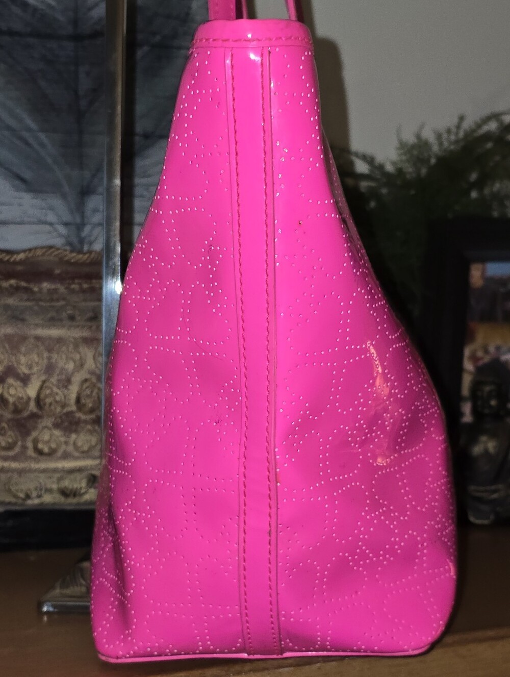 kate spade new york Molly Bikini Dot Large Tote in a vibrant neon pink patent - Picture 5 of 13